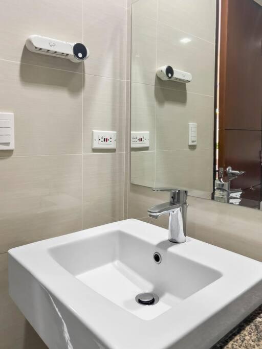 One Uptown Residences Bgc Taguig Εξωτερικό φωτογραφία