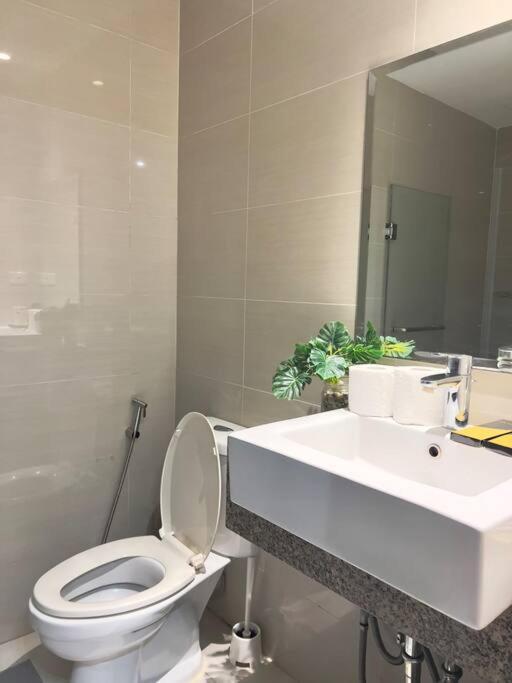 One Uptown Residences Bgc Taguig Εξωτερικό φωτογραφία